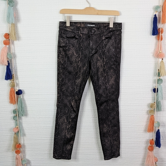 Express Mid Rise Ankle Legging - Picture 2 of 7